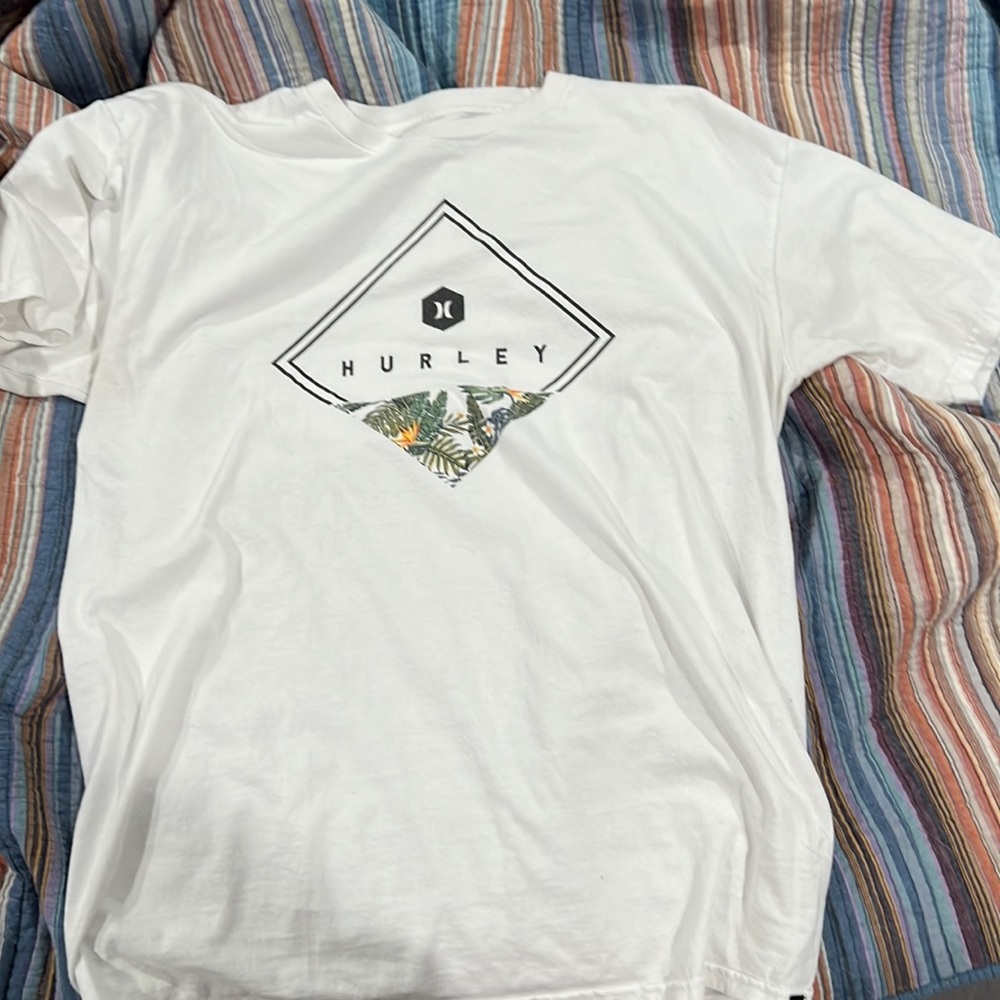 Hurley T-Shirt Size Large